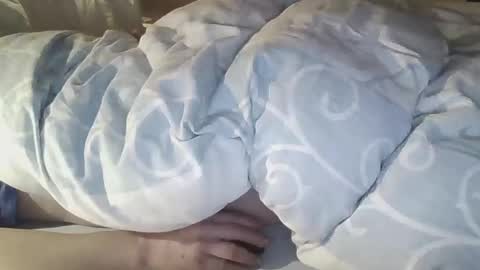 Snapshot of peter1974 chatting on December 7, 5:37 am peter1974 online show from December 7, 5:37 am