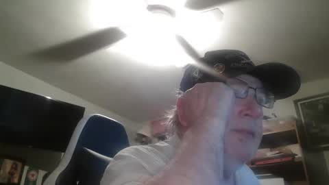 peterinohio57 online show from May 12, 10:34 am