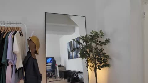 Snapshot of peterparkerrxox chatting on March 1, 9:17 pm Peter Parker online show from March 1, 9:17 pm