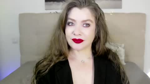 Snapshot of petersemily chatting on January 18, 8:19 pm Peters Emily online show from January 18, 8:19 pm
