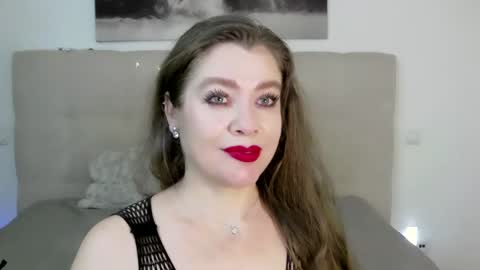 Snapshot of petersemily chatting on January 23, 9:39 pm Peters Emily online show from January 23, 9:39 pm