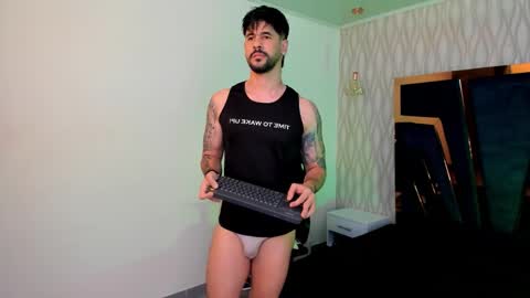 Snapshot of petesevans_1 chatting on October 23, 11:24 pm PETES EVANS new account online show from October 23, 11:24 pm