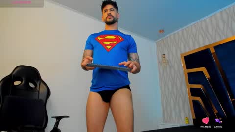 Snapshot of petesevans_1 chatting on October 31, 11:39 pm PETES EVANS new account online show from October 31, 11:39 pm