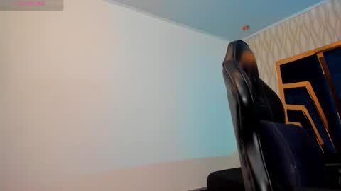 Snapshot of petesevans_1 chatting on November 6, 11:26 pm PETES EVANS new account online show from November 6, 11:26 pm