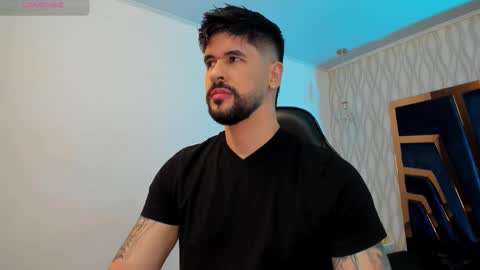 Snapshot of petesevans_1 chatting on November 16, 1:28 pm PETES EVANS new account online show from November 16, 1:28 pm