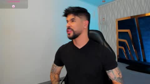 Snapshot of petesevans_1 chatting on November 21, 11:36 pm PETES EVANS new account online show from November 21, 11:36 pm