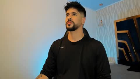 Snapshot of petesevans_1 chatting on November 27, 11:18 pm PETES EVANS new account online show from November 27, 11:18 pm