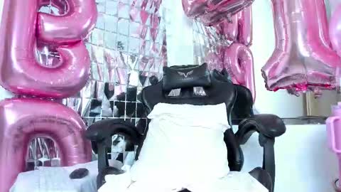 petite_amor online show from October 2, 9:33 pm
