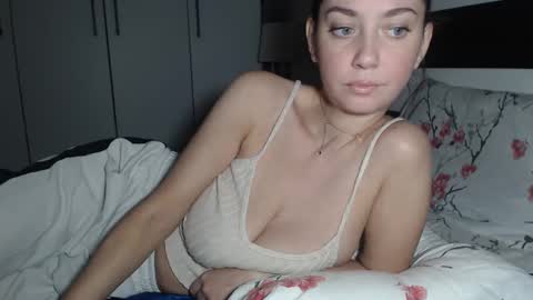 petite_danielle online show from October 4, 6:17 pm