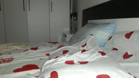 petite_danielle online show from May 25, 11:00 pm