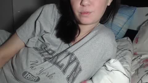 Snapshot of petite_danielle chatting on June 25, 8:46 pm petite_danielle online show from June 25, 8:46 pm