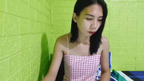 Snapshot of petite_dicklover chatting on March 2, 7:32 am Yuriee online show from March 2, 7:32 am