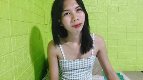 Snapshot of petite_dicklover chatting on March 9, 4:22 pm Yuriee online show from March 9, 4:22 pm