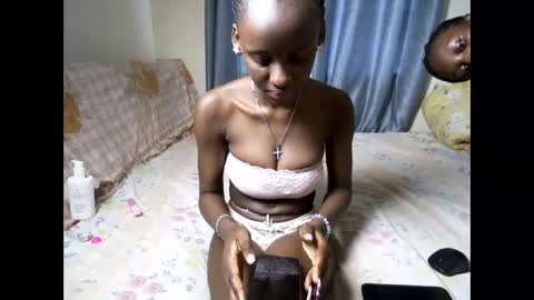 petite_funnie online show from September 23, 7:55 am