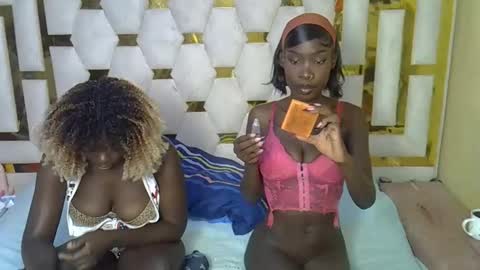 Snapshot of petite_lunar chatting on April 16, 3:07 am Lunar online show from April 16, 3:07 am