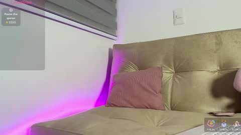 petite_marie_ online show from March 8, 3:10 am