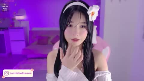 Snapshot of petite_marie_ chatting on May 20, 3:24 am petite_marie_ online show from May 20, 3:24 am