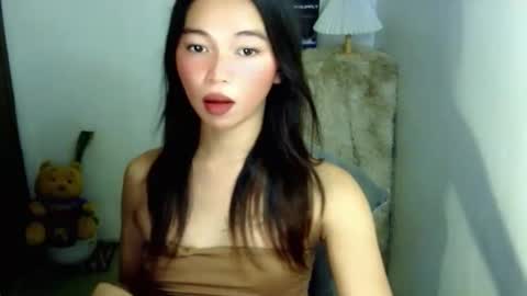 petite_mary69 online show from March 28, 6:35 am