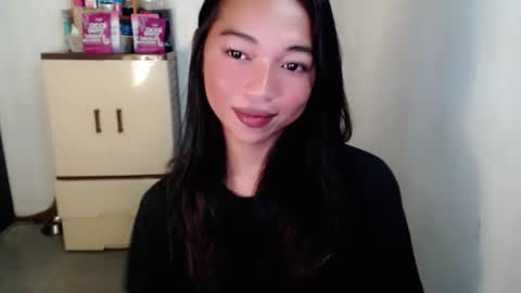 petite_mary69 online show from June 11, 12:08 am