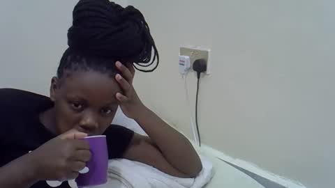 petite_melan online show from December 16, 7:46 am