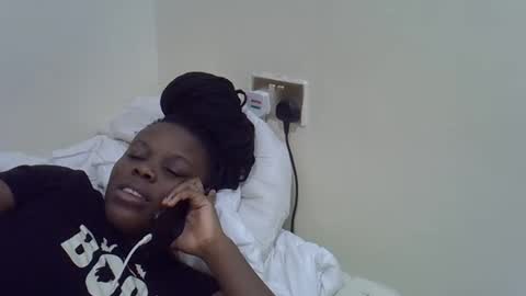 petite_melan online show from December 16, 7:52 pm