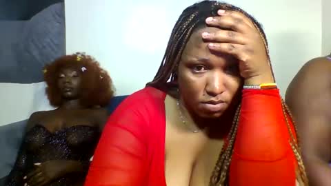 Snapshot of petite_queen001 chatting on September 9, 1:10 pm petite_queen001 online show from September 9, 1:10 pm