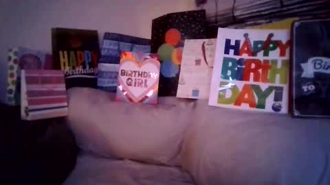 petite treat  online show from January 16, 7:01 am