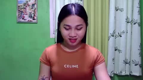 Snapshot of petite_trish chatting on December 9, 3:07 am trish online show from December 9, 3:07 am