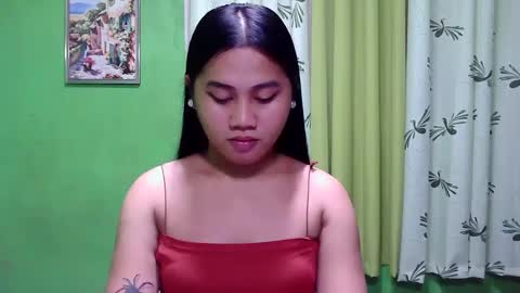 Snapshot of petite_trish chatting on January 16, 5:11 am trish online show from January 16, 5:11 am
