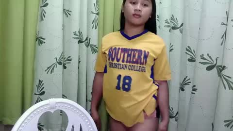 Snapshot of petite_trish chatting on January 28, 8:47 am trish online show from January 28, 8:47 am