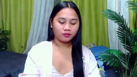 Snapshot of petite_trish chatting on September 20, 11:39 pm trish online show from September 20, 11:39 pm