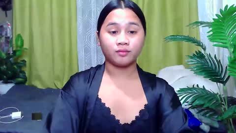 Snapshot of petite_trish chatting on September 28, 11:04 am trish online show from September 28, 11:04 am