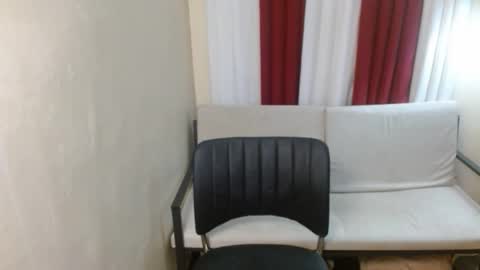 Jade online show from November 29, 6:00 pm