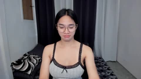 Snapshot of petiteasianmarian chatting on May 14, 11:50 am bigcock Marian online show from May 14, 11:50 am