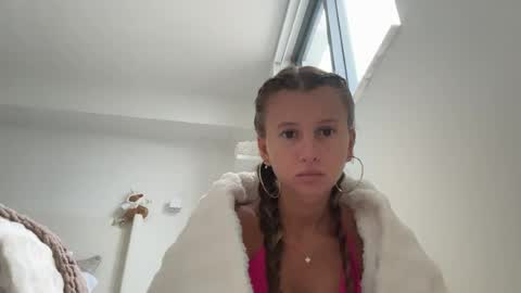 Snapshot of petitebaddie349 chatting on July 26, 9:43 pm petitebaddie349 online show from July 26, 9:43 pm