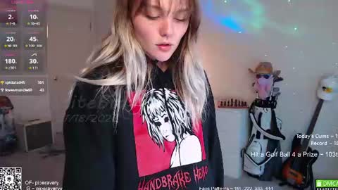 PiperAvery online show from July 19, 12:47 am