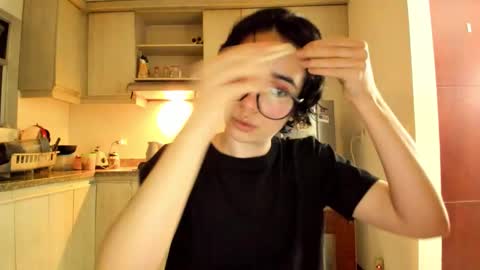 Lunna online show from March 21, 2:27 am