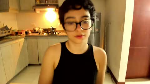 Snapshot of petitee_lunna chatting on June 10, 2:45 am Lunna online show from June 10, 2:45 am