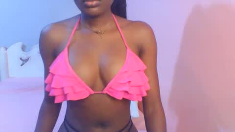 Snapshot of petiteediva chatting on July 9, 2:37 am diva online show from July 9, 2:37 am