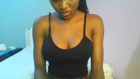 Snapshot of petiteediva chatting on July 14, 2:49 am diva online show from July 14, 2:49 am