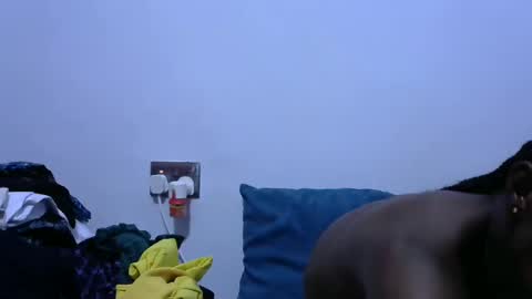 petitegirly12 online show from February 19, 1:39 pm