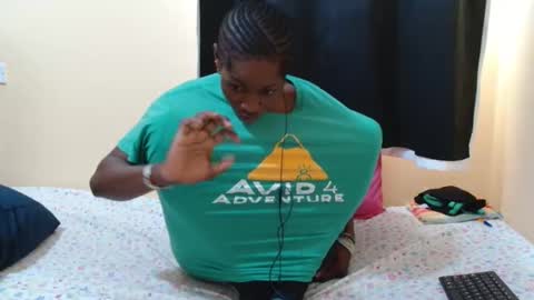 petitegirly12 online show from September 27, 6:51 am