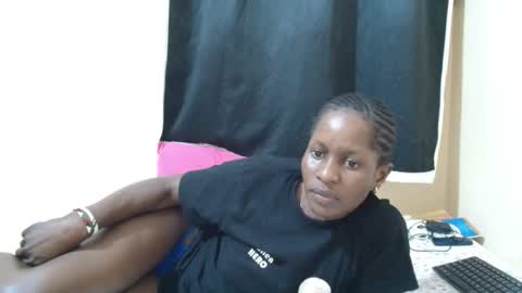 petitegirly12 online show from September 27, 6:57 pm