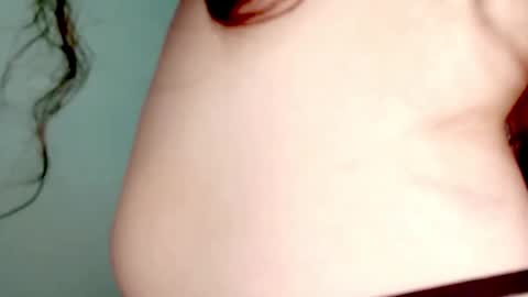 Snapshot of petiteivoryqueen chatting on May 6, 5:46 am danna online show from May 6, 5:46 am