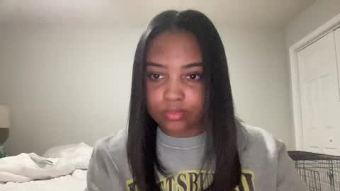 Snapshot of petitekinkxo chatting on January 19, 1:10 am petitekinkxo online show from January 19, 1:10 am