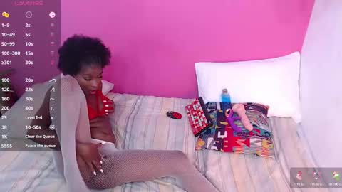 Snapshot of petitelittleebony chatting on February 25, 9:02 pm little sharon online show from February 25, 9:02 pm