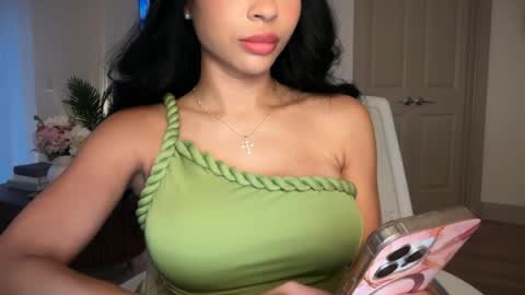 PetitePrincess online show from July 18, 1:10 am