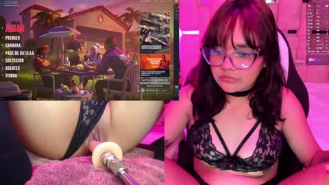 Snapshot of petitesally_ chatting on December 2, 4:53 am Sally online show from December 2, 4:53 am