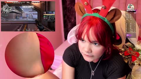 Snapshot of petitesally_ chatting on December 23, 8:14 pm Sally online show from December 23, 8:14 pm