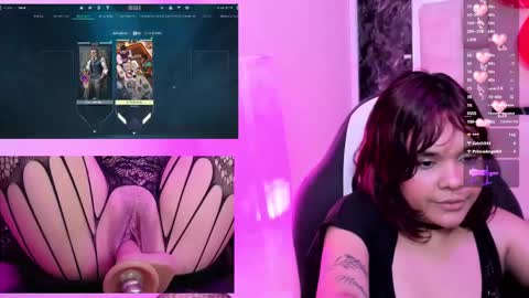 Snapshot of petitesally_ chatting on February 16, 7:48 am Sally online show from February 16, 7:48 am